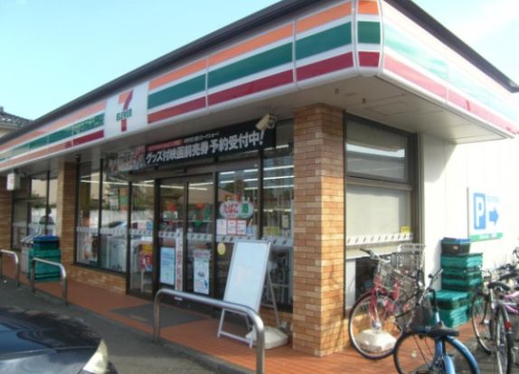 セブンイレブン 町田金森店の画像