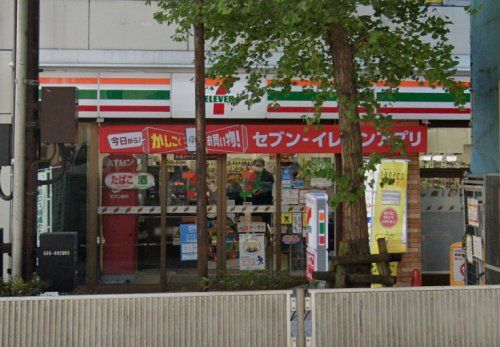 セブンイレブン 板橋本町駅前店の画像