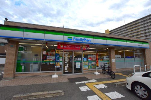 ファミリーマート 平野長吉出戸店の画像