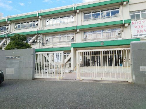 茨木市立 南中学校の画像