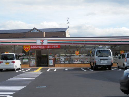 セブンイレブン 橿原神宮前駅東店の画像