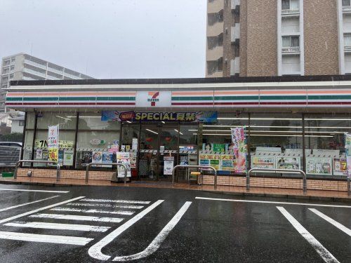 セブンイレブン 八幡桃園公園前店の画像