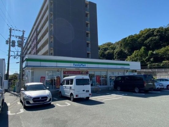 ファミリーマート 折尾堀川町店の画像