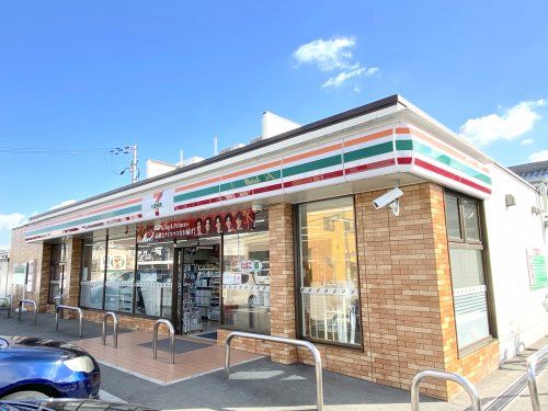 セブンイレブン 和泉伯太町店の画像