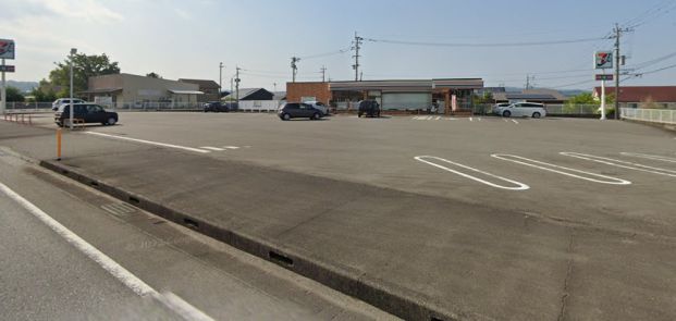 セブンイレブン 田野中ノ原店の画像