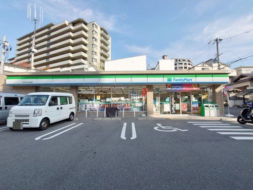 ファミリーマート 吹田千里山高塚店の画像