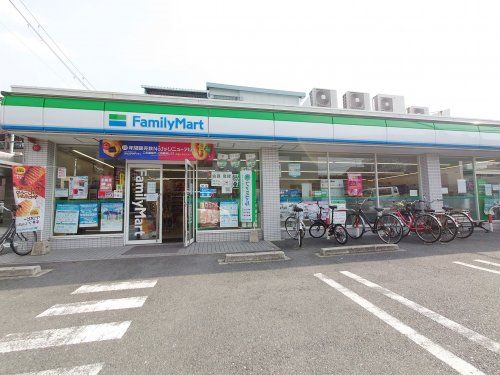 ファミリーマート 正雀駅東口店の画像