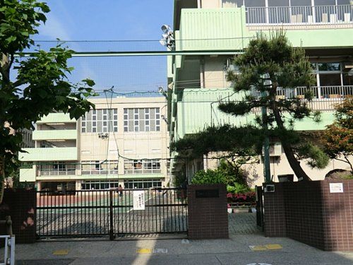 緑小学校の画像