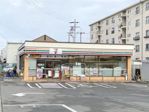 セブンイレブン 泉大津東助松町店の画像