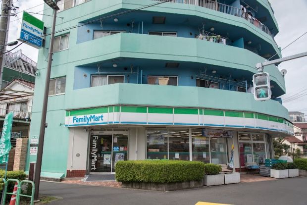 ファミリーマート 潮見一丁目店の画像