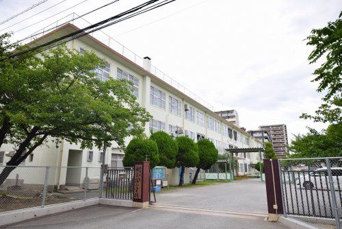 東吉塚小学校の画像