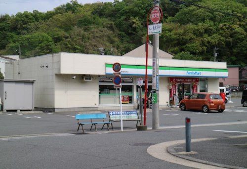 ファミリーマート 横浜釜利谷南店の画像