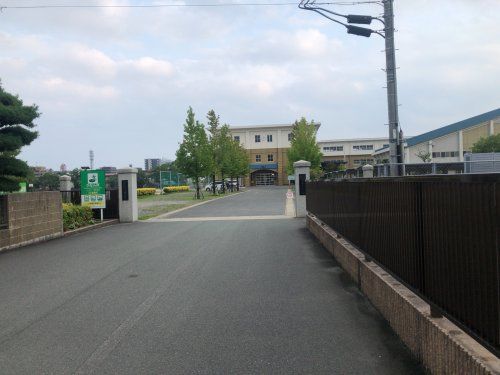 佐賀市立成章中学校の画像