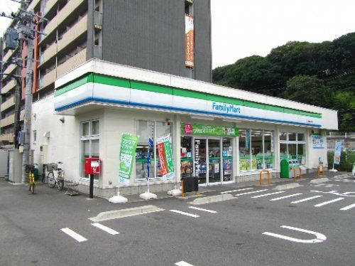 ファミリーマート 折尾堀川町店の画像