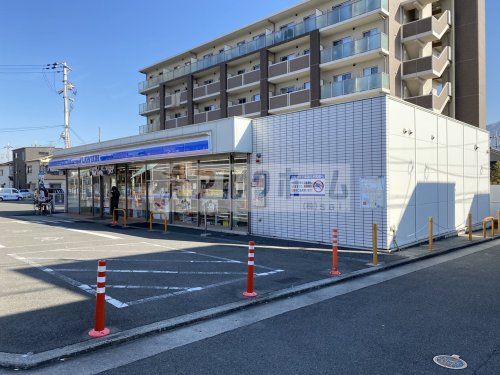 ローソン　八尾高安駅前店の画像