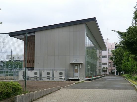 戸田市立新曽中学校の画像