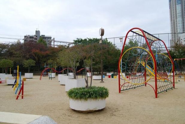 市岡元町公園の画像
