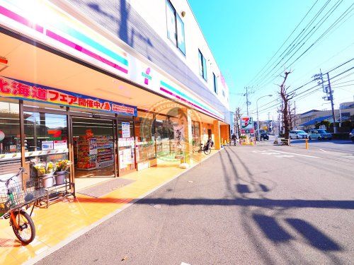 セブンイレブン 横浜六浦2丁目店の画像