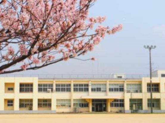 東温市立南吉井小学校の画像