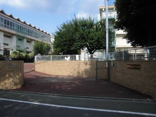 練馬区立旭町小学校の画像