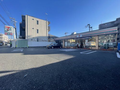 セブンイレブン横浜関店の画像