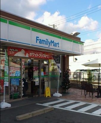 ファミリーマート 太秦森ケ東町店の画像