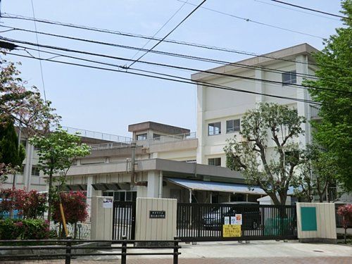 横須賀市立鶴久保小学校の画像