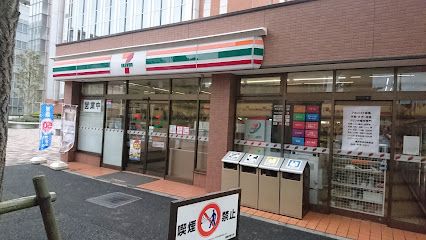 セブンイレブン 関東学院大学店の画像