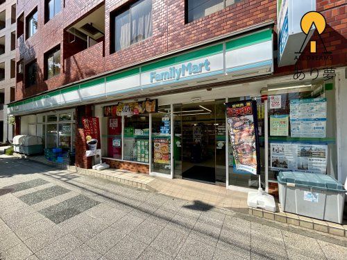 ファミリーマート 横浜楠町店の画像