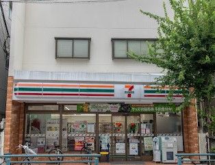 セブンイレブン 梅田店の画像