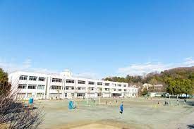 多摩市立連光寺小学校の画像