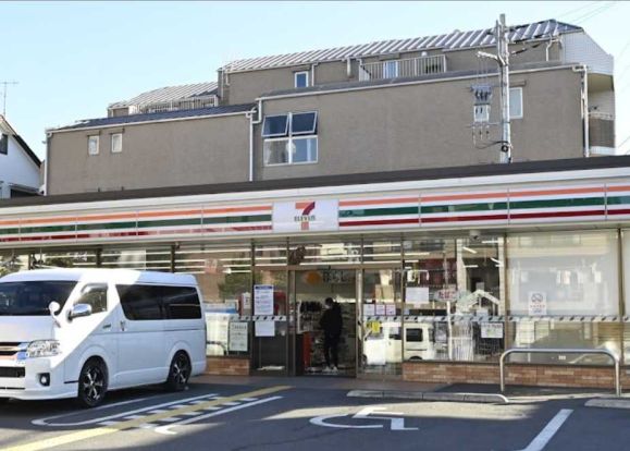 セブンイレブン 世田谷上馬2丁目店の画像