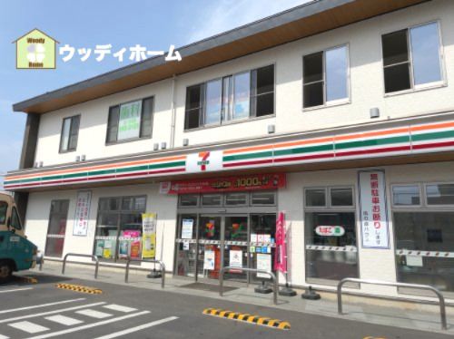 セブンイレブン 草加新田駅東口店の画像