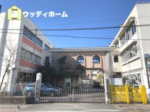 越谷市立荻島小学校の画像