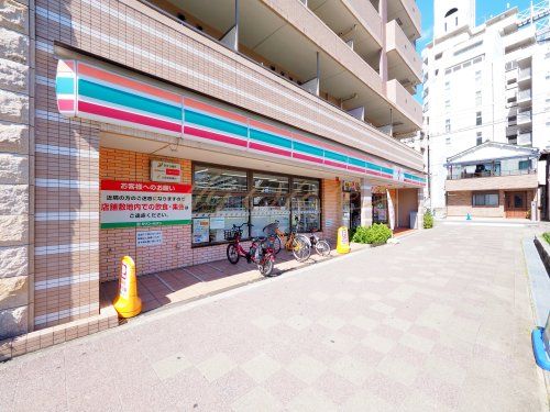 セブンイレブン JR塚口駅前店の画像