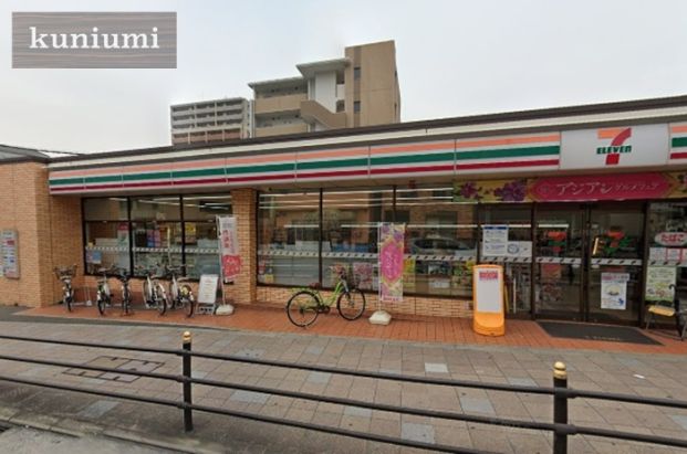 セブンイレブン JR放出駅西店の画像