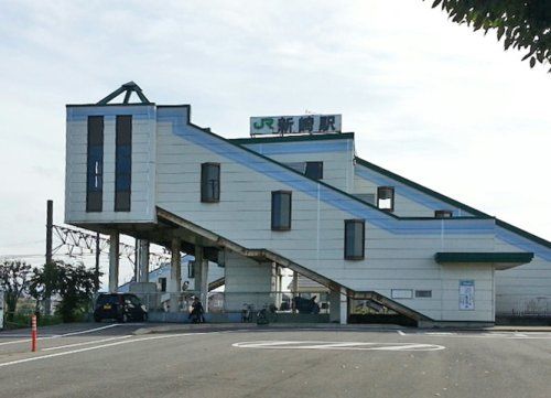 新崎駅の画像