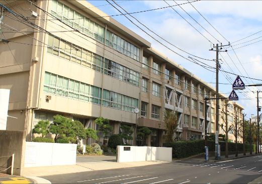 横須賀市立常葉中学校の画像