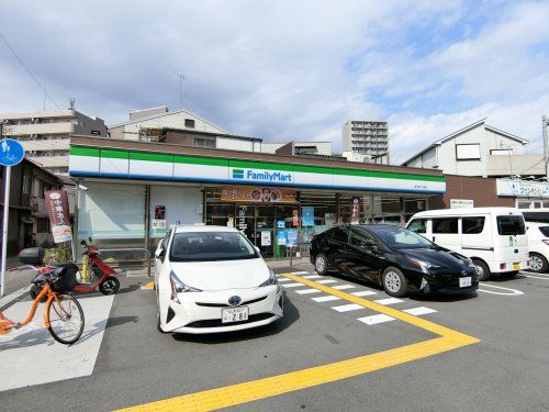 ファミリーマート　西九条3丁目店の画像