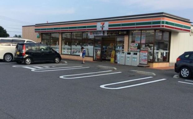 セブンイレブン 鶴ヶ島高倉店の画像