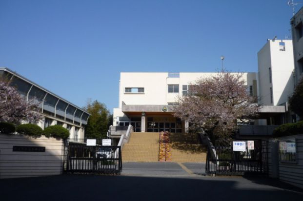 越谷市立富士中学校の画像