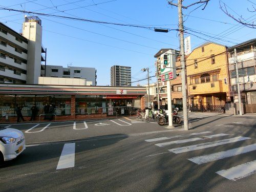 セブンイレブン 大阪成育1丁目店の画像