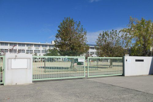 四條畷市立四條畷小学校の画像