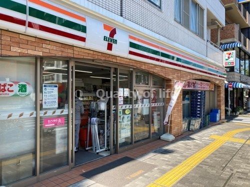 セブンイレブン 港区三田5丁目店の画像