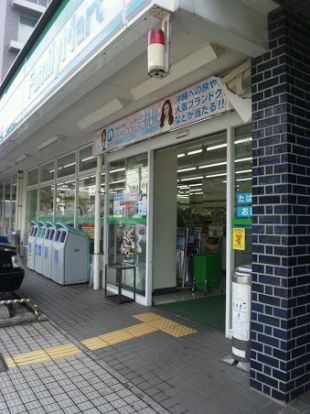 ファミリーマート世田谷教育会館前店の画像