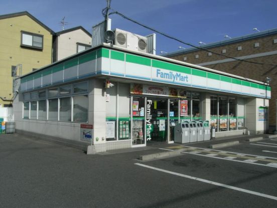 ファミリーマート 四條畷雁屋西町店の画像