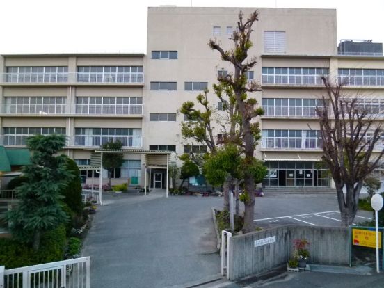 宝塚市立　南ひばりガ丘中学校の画像