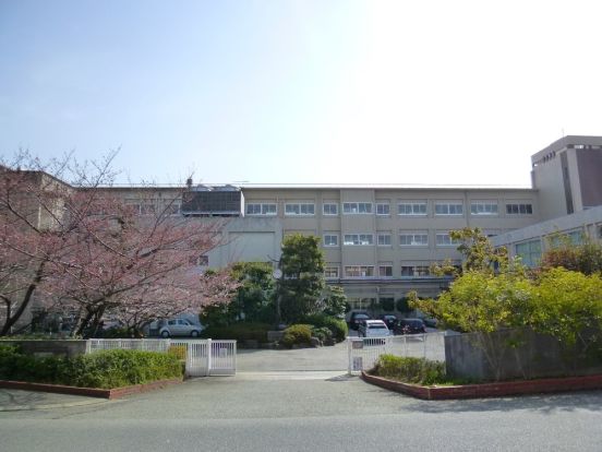 宝塚市立　宝塚中学校の画像