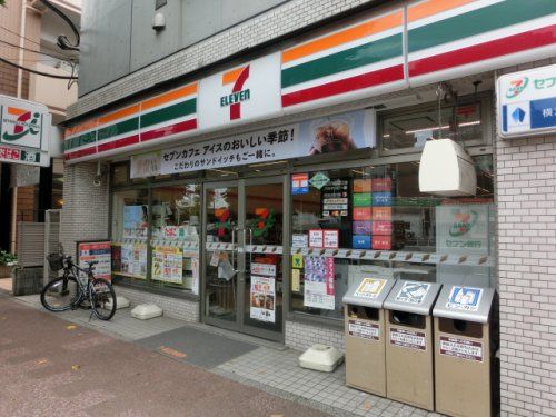セブンイレブン横浜東神奈川1丁目店の画像