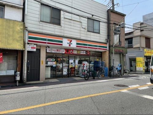 セブンイレブン 大田区六郷土手駅前店の画像